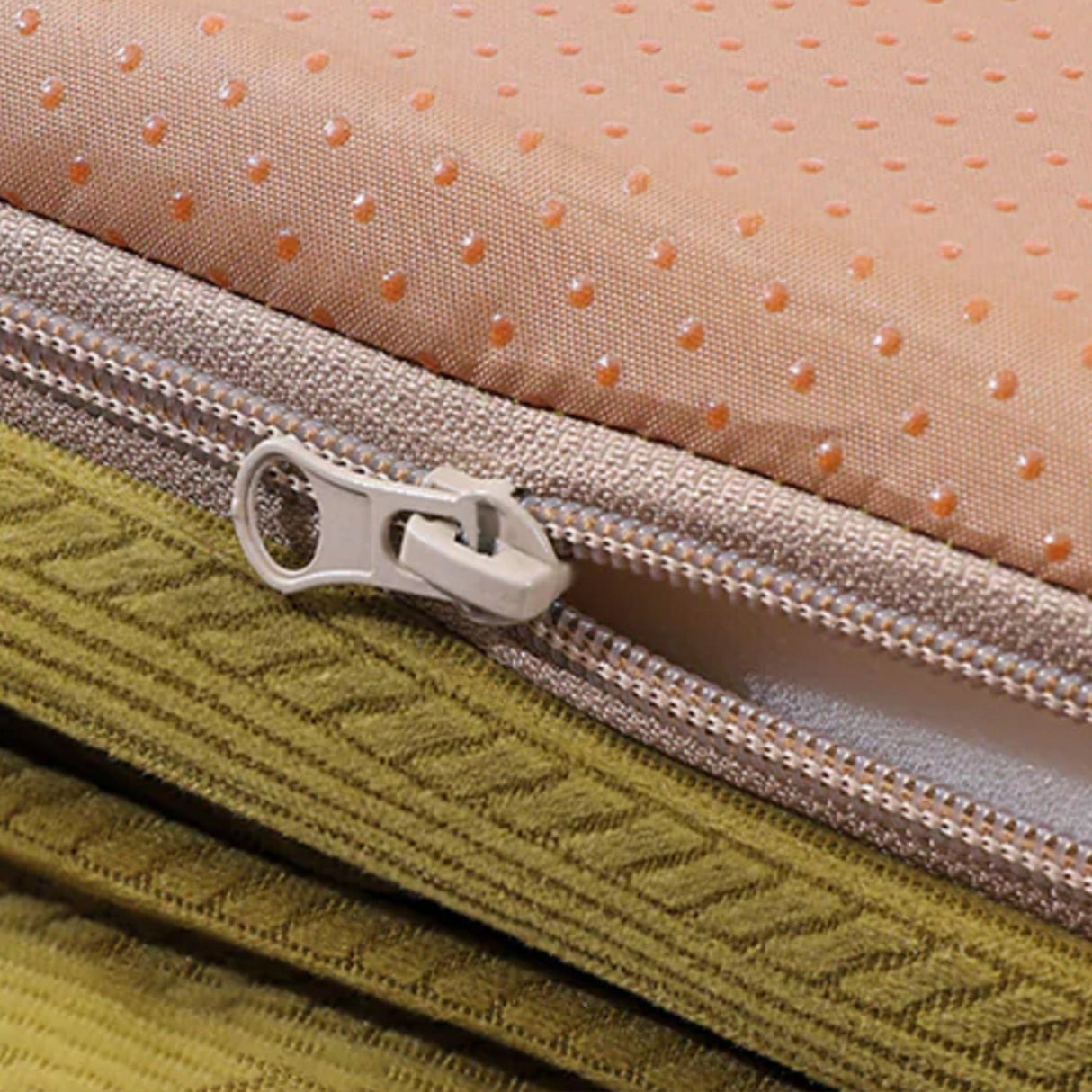 Nordisk Ortopedisk Katt- og Hundeseng i Plysj