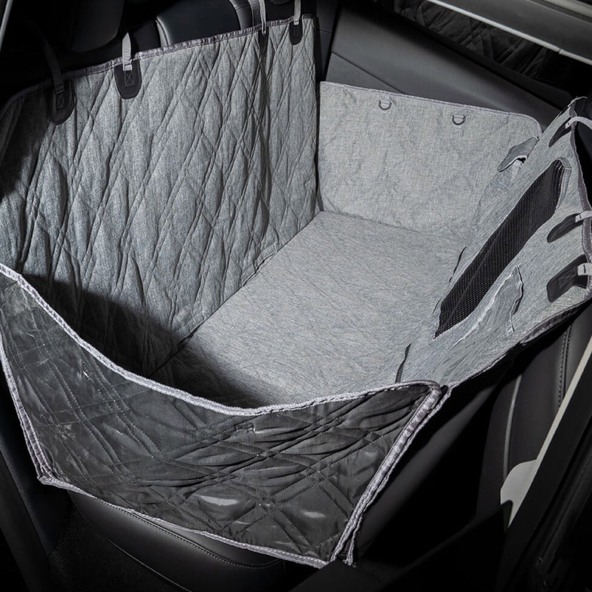 Nordisk Hundebilsete Dekke med Ripesikker Design